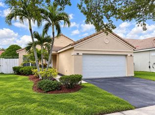 751 Sand Creek Cir, Fort Lauderdale, FL 33327