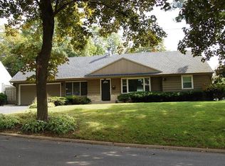 107 Oak Knolls Ave, Rockford, IL