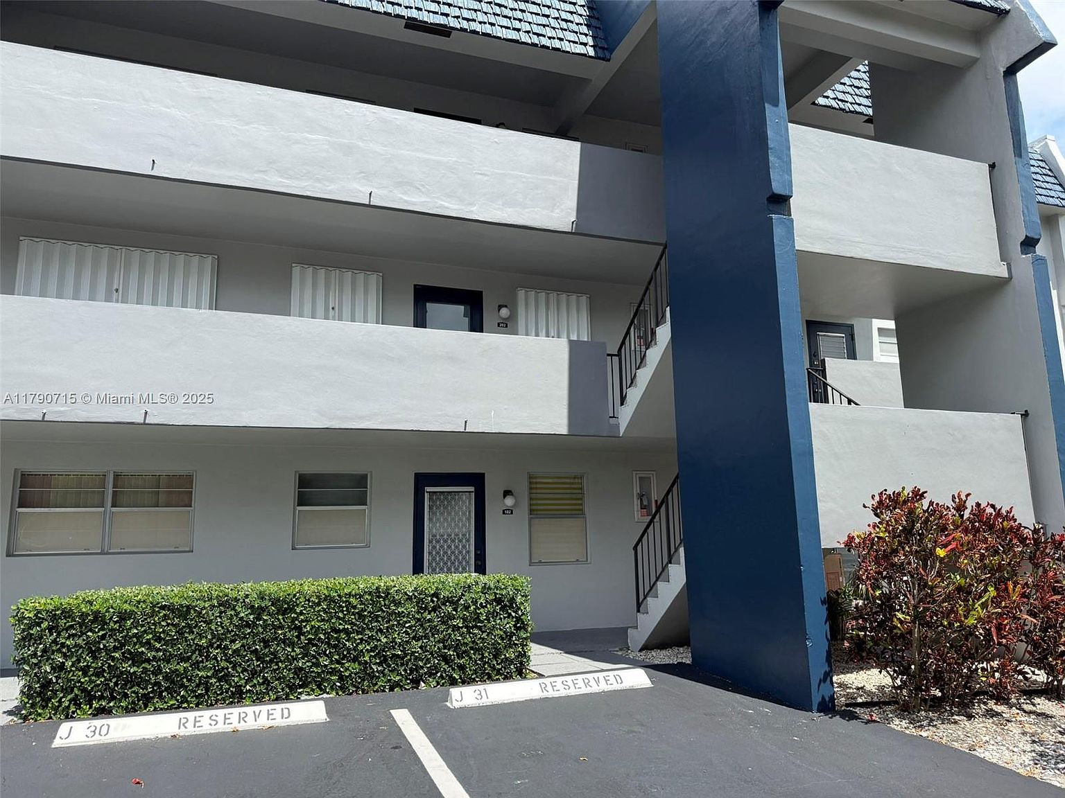 7797 Golf Circle Dr APT 102