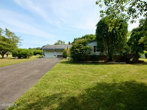 184 Woodcrest Drive, Freehold, NJ 07728