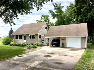 47487 258th St, Renner, SD 57055
