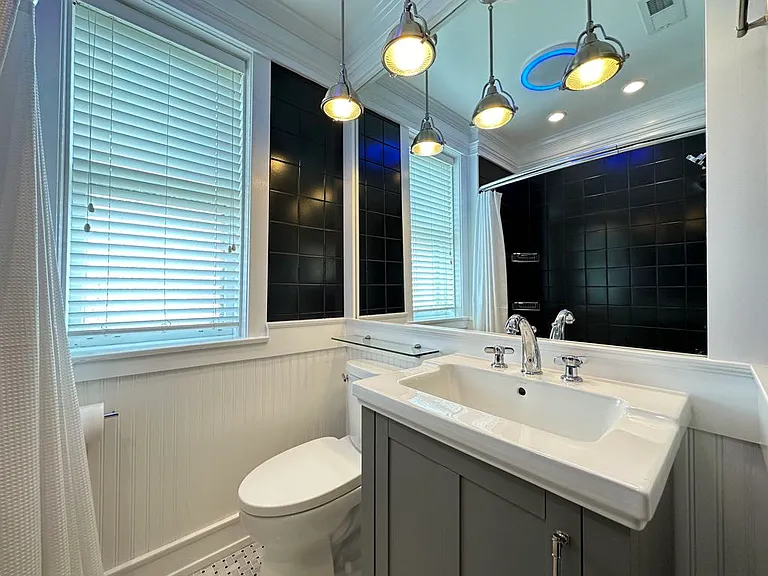 1653 W Gregory St #4 — Photo 18