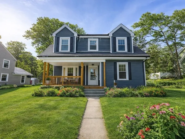 42 York St, Andover, MA 01810