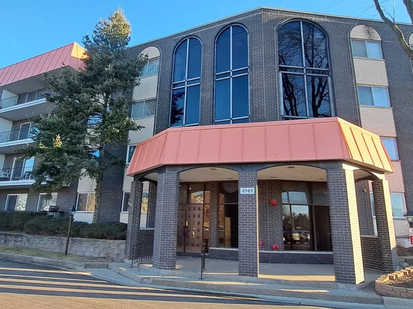 4949 Golf Rd APT 406, Skokie, IL 60077