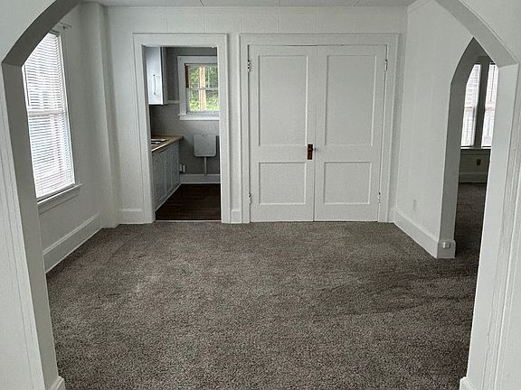 4th image of 305 6th St #2