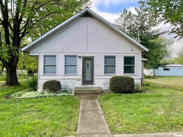 1400 W Tyler St, Herrin, IL 62948