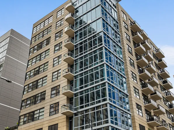 101 W Superior St APT 906, Chicago, IL 60654