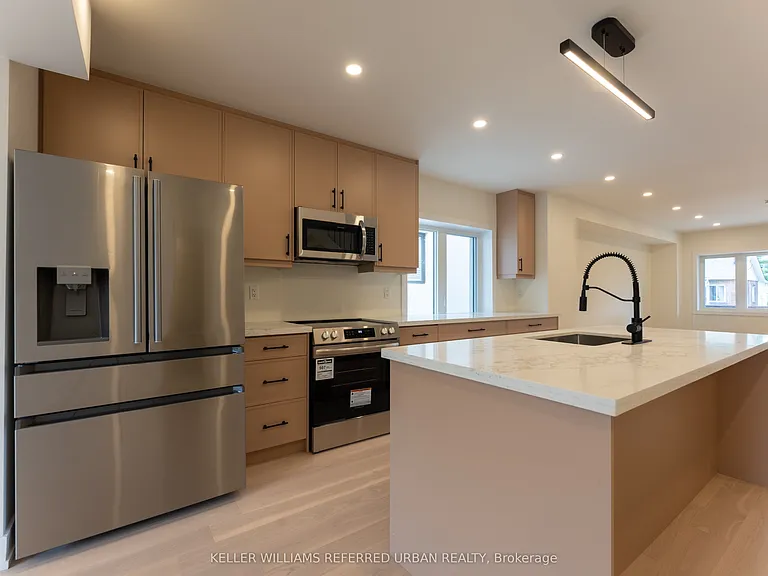 8 Doncaster Ave — Photo 3