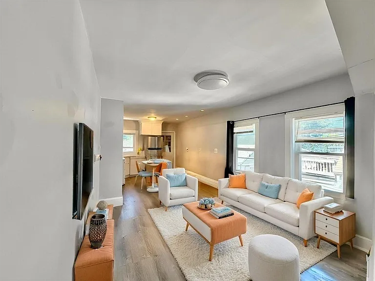32 Stedman Ave #B — Photo 2