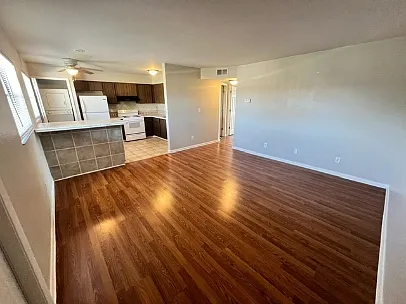 2 bed, 750 sqft, $1,395 — Photo 4