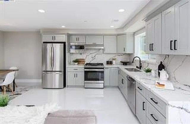 4 bed, 3.5 bath, 1819 sqft, $4,300 — Photo 3