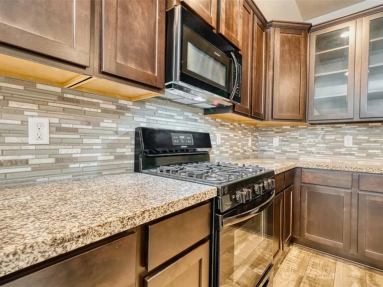 7919 Cypress Country Dr — Photo 11