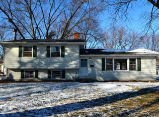 513 Spruce Dr, Naperville, IL