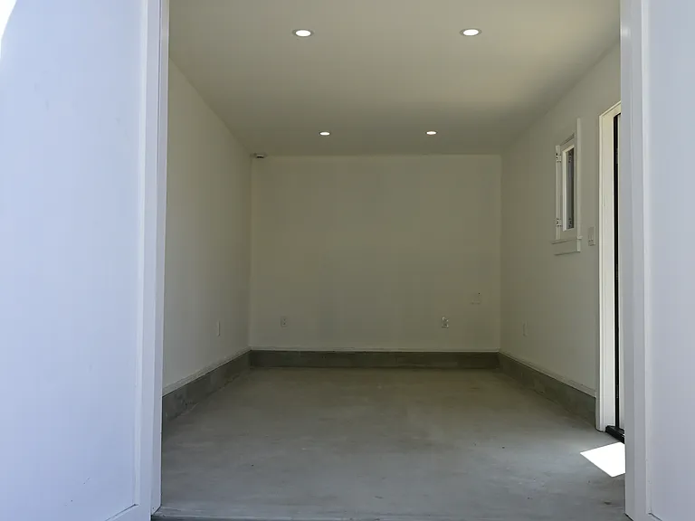 1964 Addison Way — Photo 28