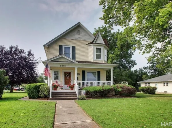 2048 Locust St, Quincy, IL 62301