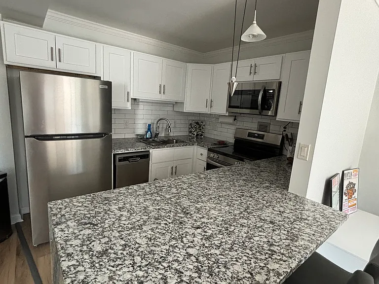 1800 Roundhill Rd #706 — Photo 4