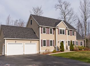 59 Shirley St, Pepperell, MA 01463