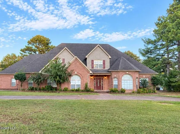 123 Tall Oaks Dr, Senatobia, MS 38668