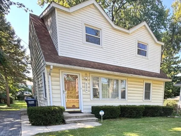 6294 Woodward Ave, Downers Grove, IL 60516
