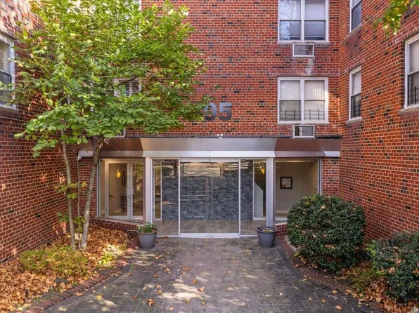 195 S Middle Neck Road #1A, Great Neck, NY 11021