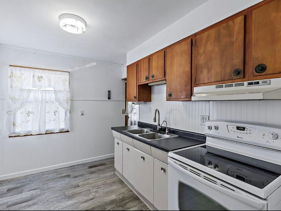 1st image of 329 W River St #329