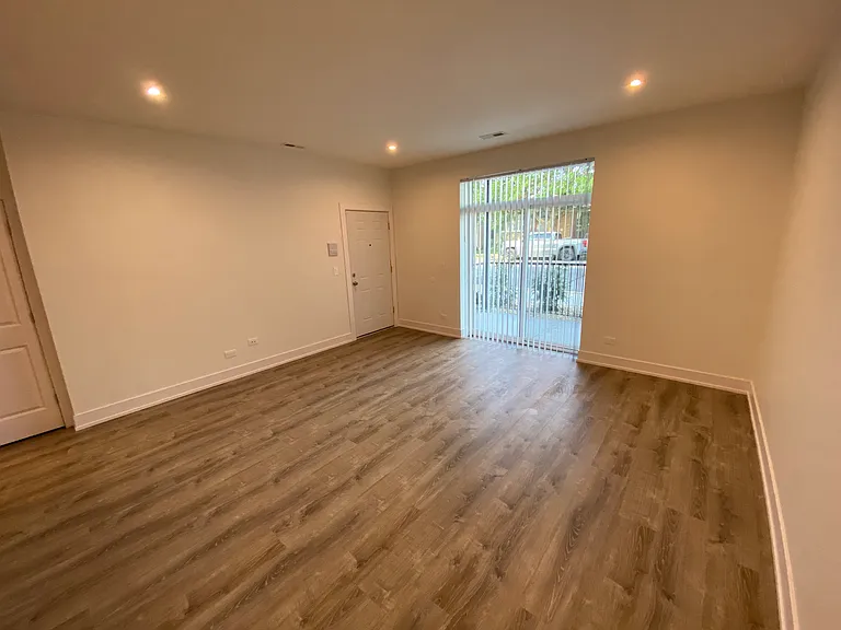 4418 N Austin Ave #101 — Photo 20