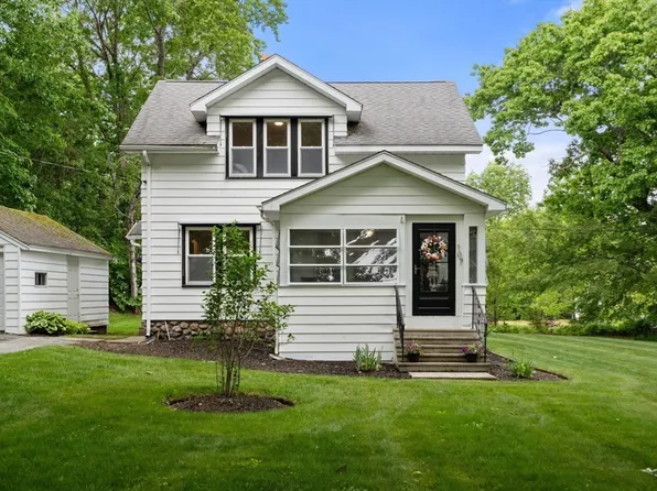 107 Winter Hill Rd, Holden, MA 01520