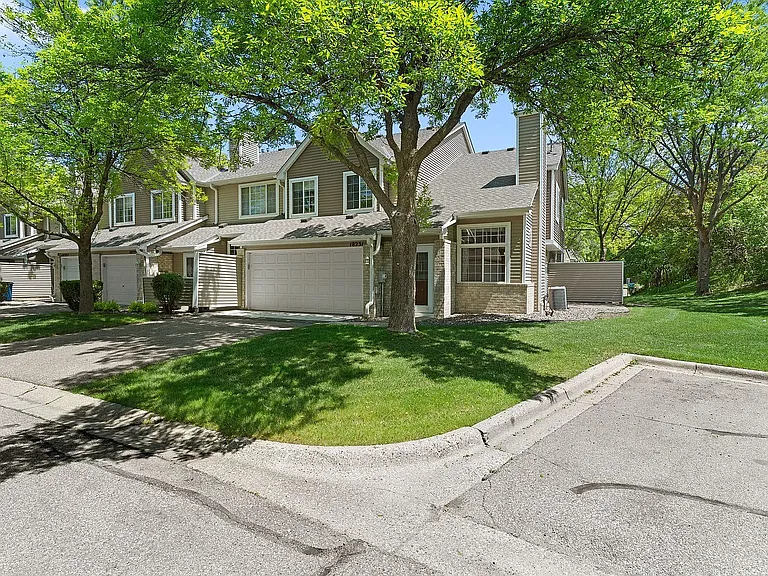 18231 Warbler Ln — Photo 2