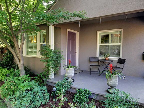 2nd image of 700 San Antonio Way