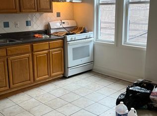 3215 Kossuth Ave APT 2, Bronx, NY 10467
