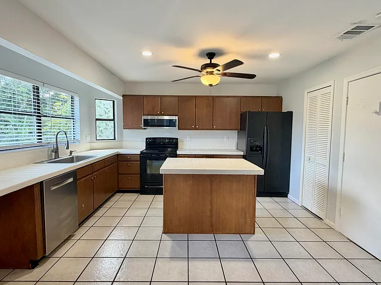 6048 Garrett St — Photo 14
