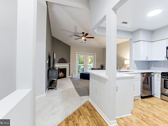 3rd image of 12915 Alton Sq APT 413