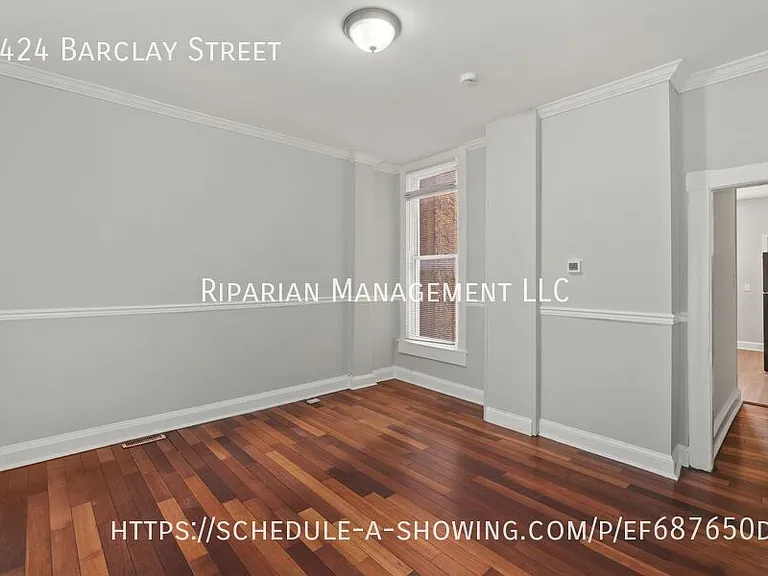 2424 Barclay St — Photo 10
