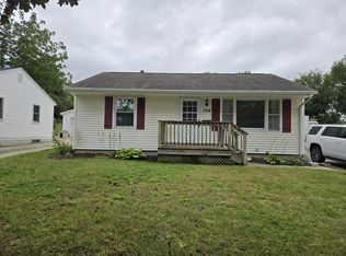 1114 W 9th St, Cedar Falls, IA 50613