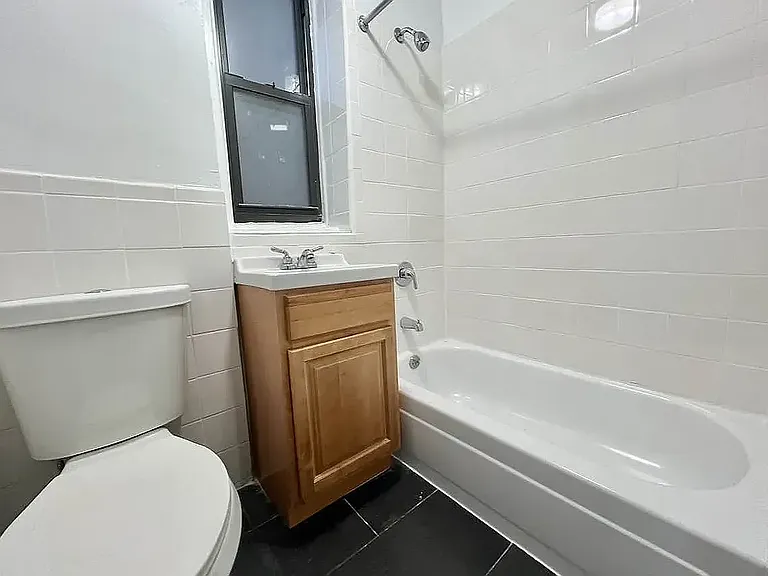 1068 Ward Ave #1E — Photo 30