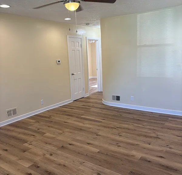 3708 Harrison St — Photo 2