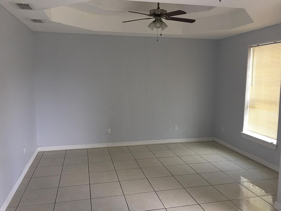 2nd image of 3001 Katrina Ave