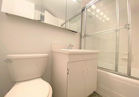 3rd image of 108 E 38th St APT 503