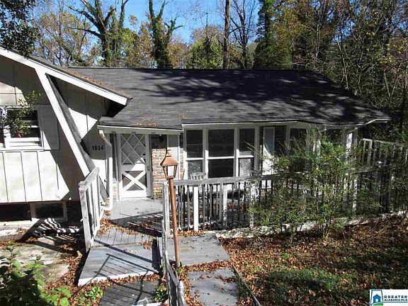3rd image of 1034 Mesa Dr