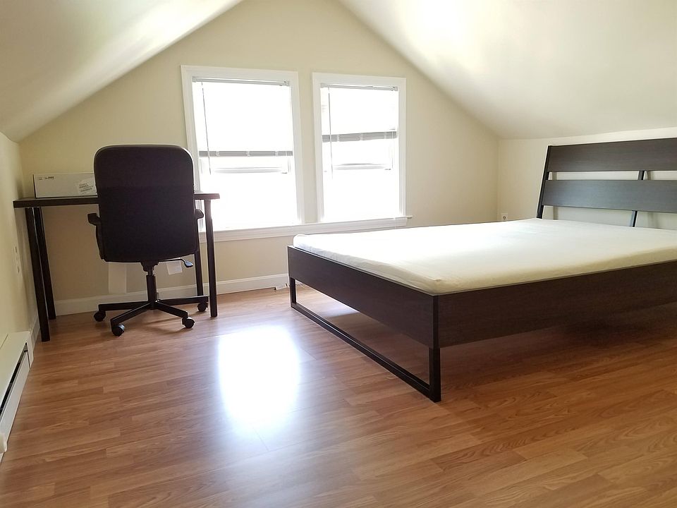1st image of 61 Gordon St #10549891