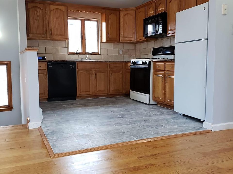 1st image of 10116 159th Ave #2