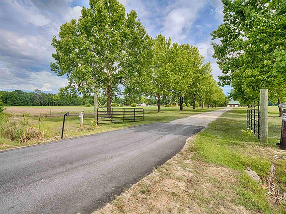 3rd image of 3728 W. Turbeville Highway