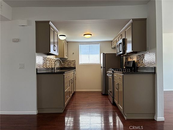 3rd image of 517 Queenanne Rd