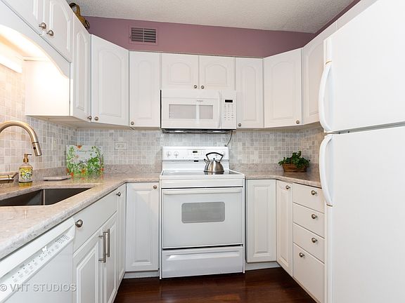 4th image of 509 Aurora Ave Unit 203