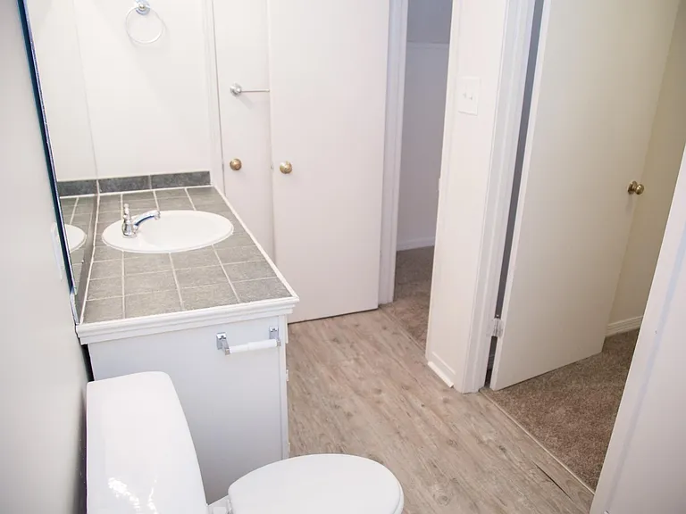 6 S Summit St #A — Photo 22