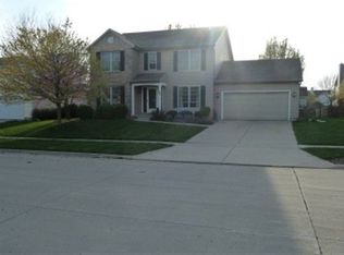 7 Blue Lake Ct, Bloomington, IL 61704