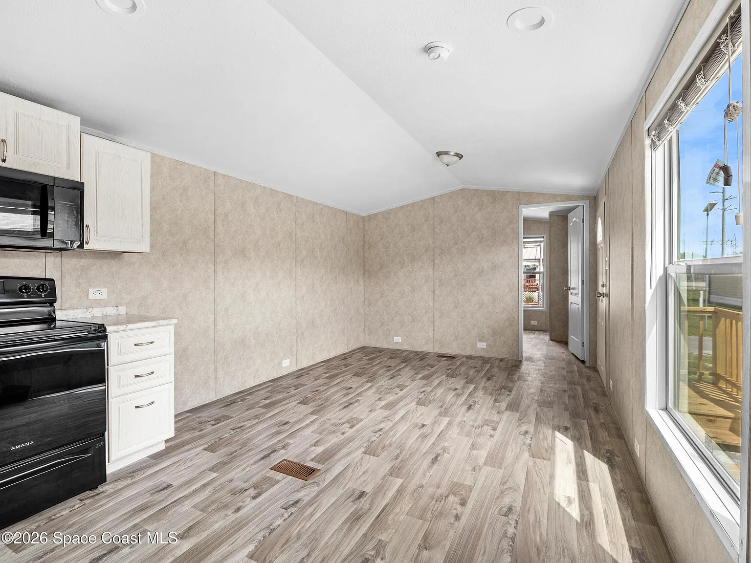 2 bed, 1.0 bath, 620 sqft, $1,689 — Photo 4