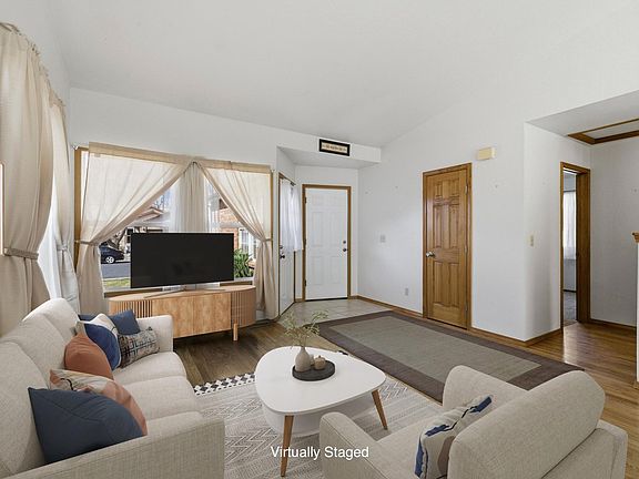 2nd image of 240 Wadsworth Cir