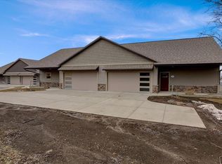 91 Sienna Hills Cir, Mount Horeb, WI 53572