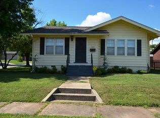 247 W 9th Ave, Bristow, OK 74010